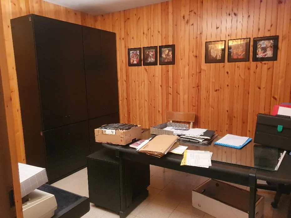 Studio Direzionale con Pareti in Legno